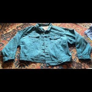 vintage Levi’s denim jacket more emerald green than in picture itis $200 online